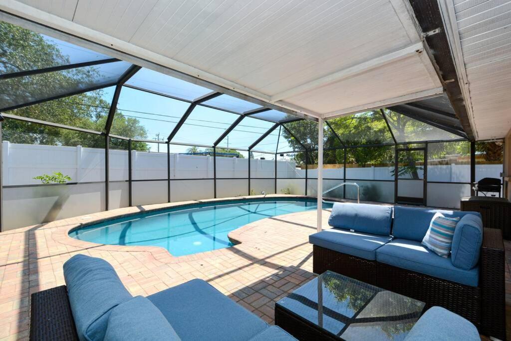 Cozy, Fido-Friendly Pool Home Just 4 Miles To The Beach! Venice Bagian luar foto