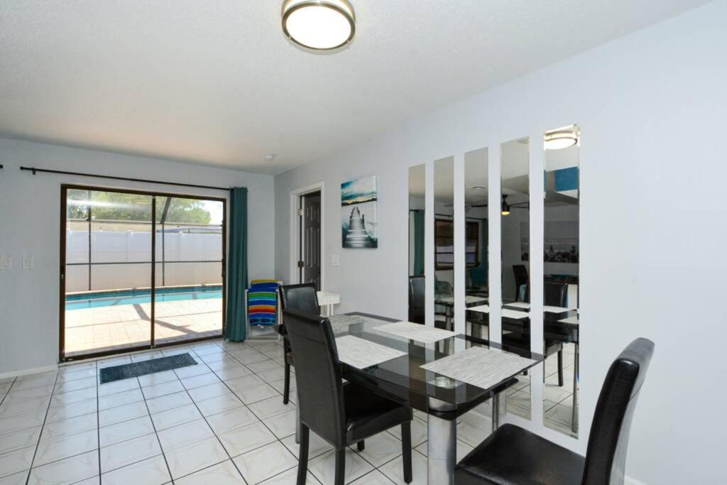 Cozy, Fido-Friendly Pool Home Just 4 Miles To The Beach! Venice Bagian luar foto